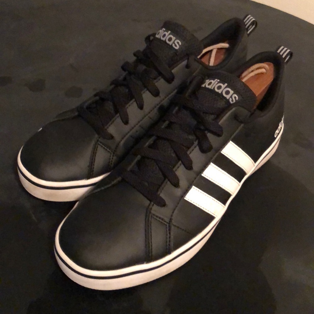 Adidas low cut men’s size 10